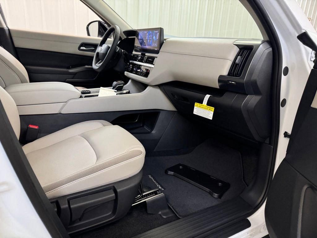 New 2026 Nissan Pathfinder SL image 26