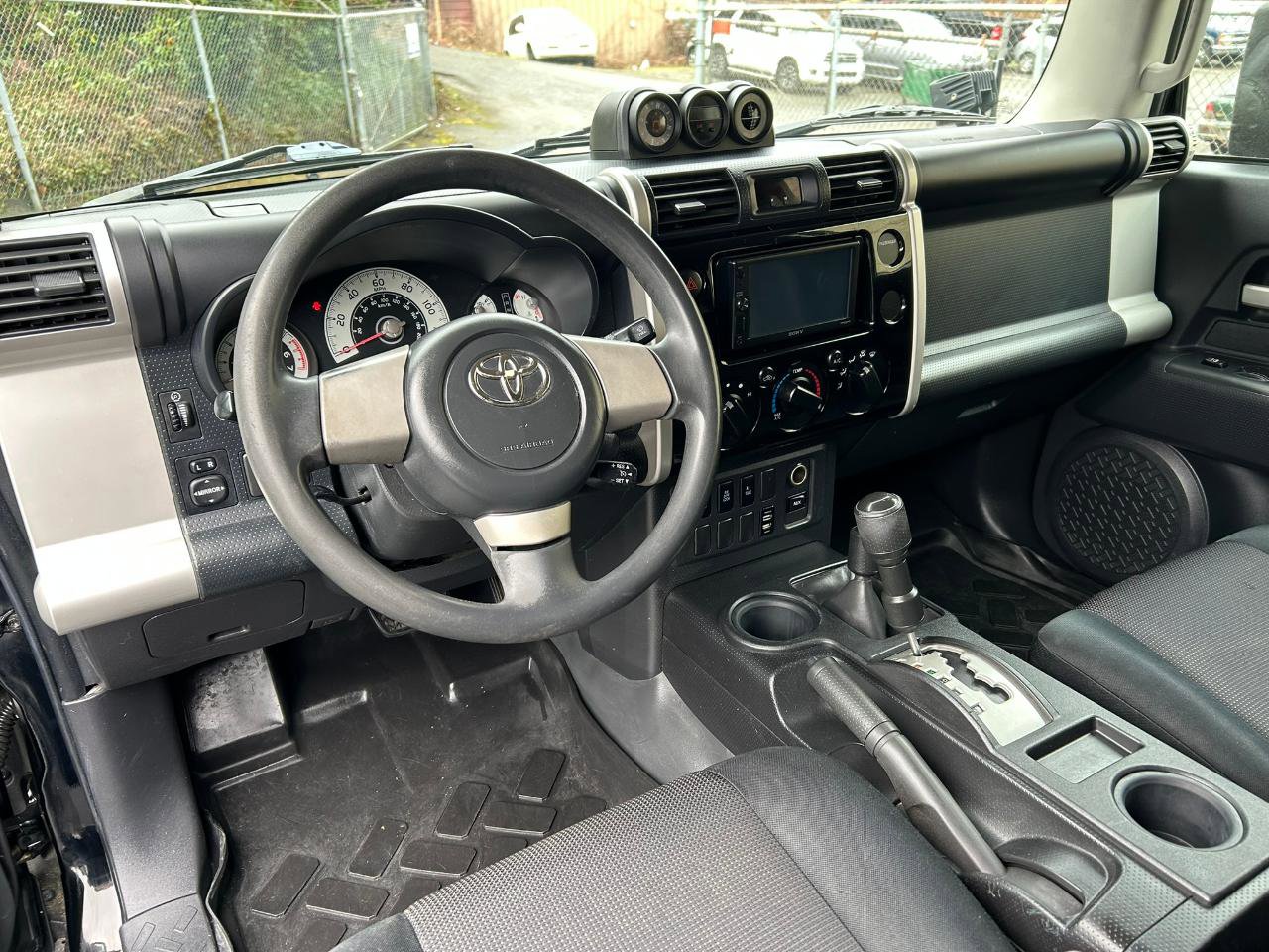 Used 2010 Toyota FJ Cruiser 4WD AT image 12
