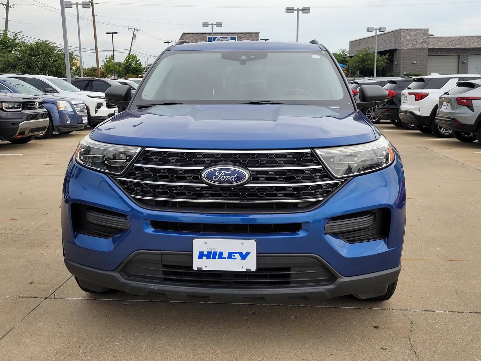 Used 2020 Ford Explorer XLT RWD image 2