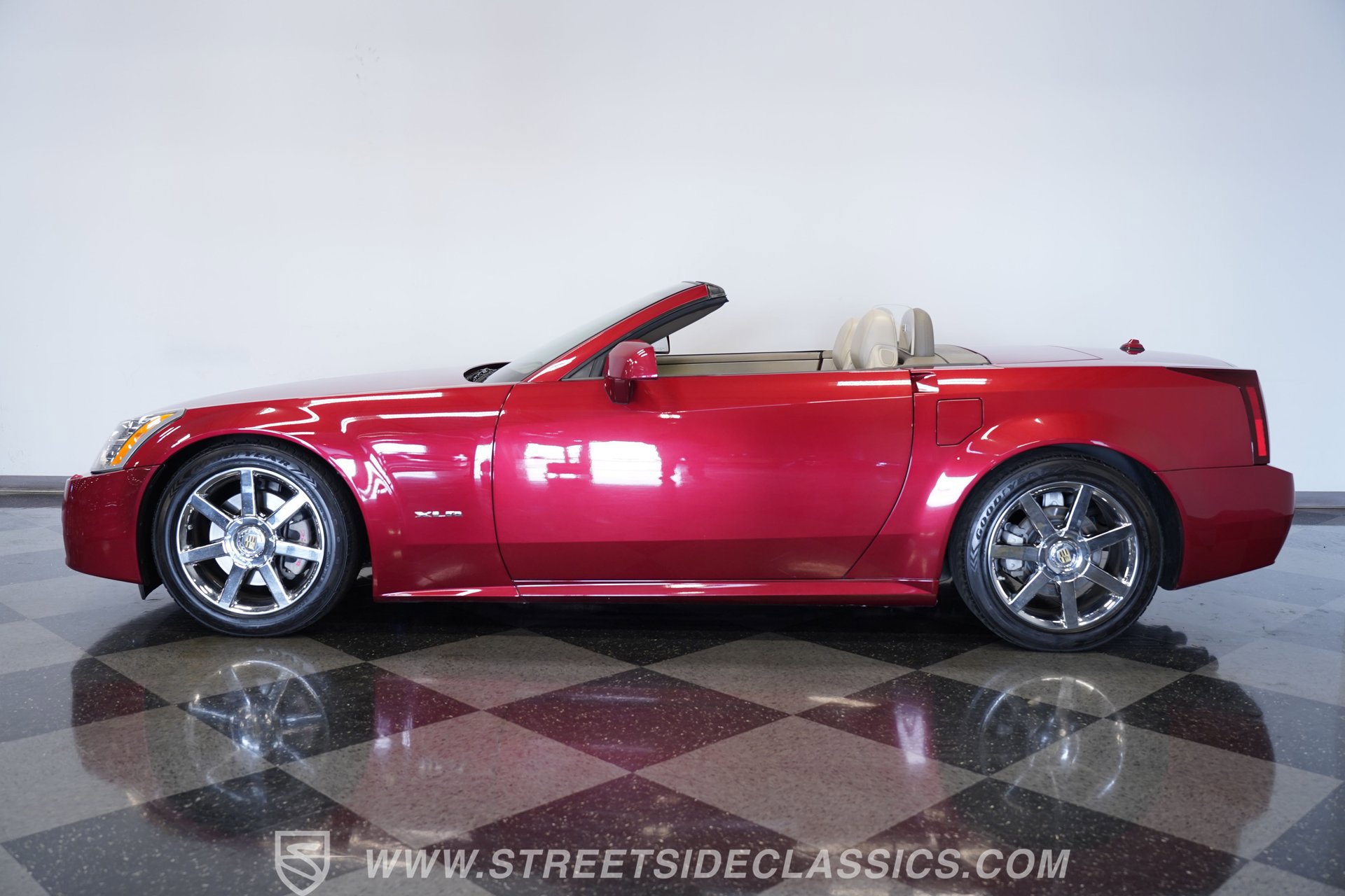 Used 2005 Cadillac XLR image 7