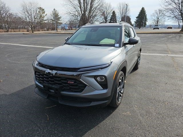 Used 2025 Chevrolet TrailBlazer RS w/ Convenience Package image 2