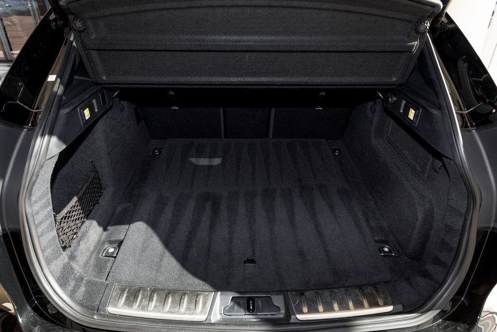 Used 2025 Jaguar F-PACE R-Dynamic S image 36