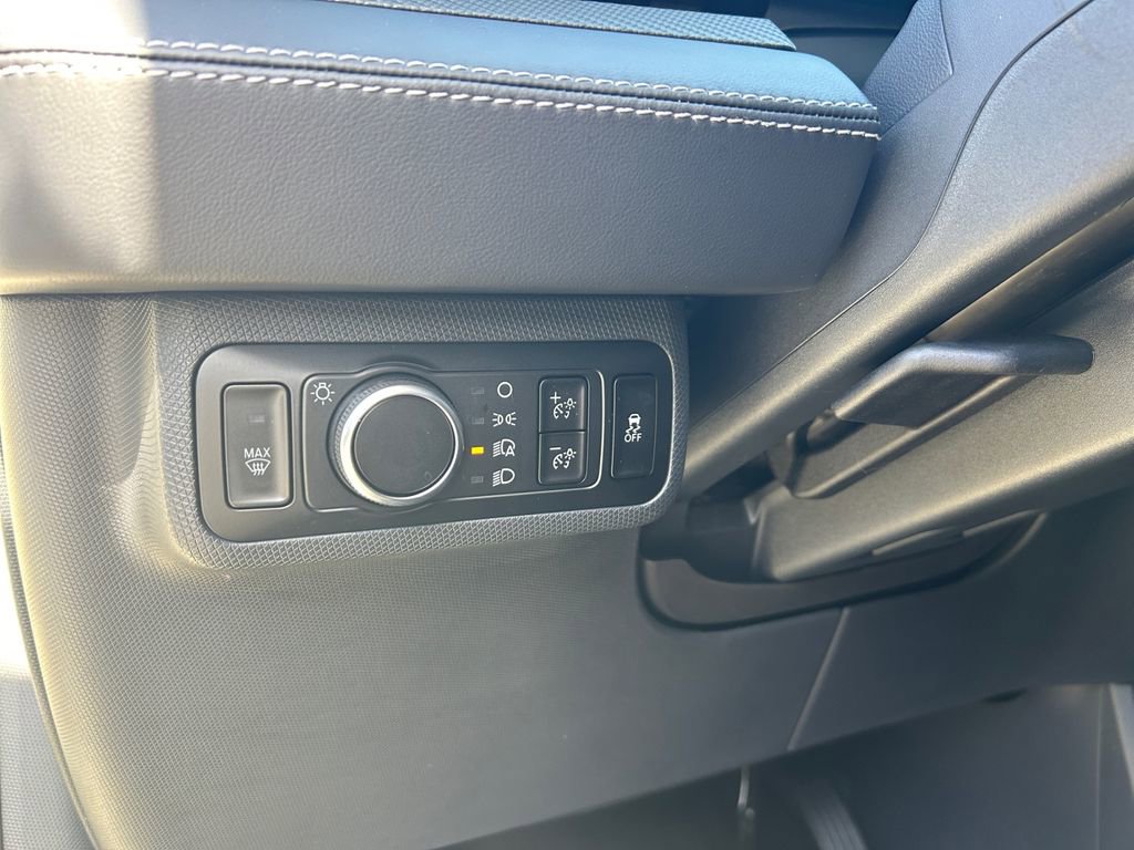 Used 2025 Ford Mustang Mach-E Premium AWD/4WD image 36
