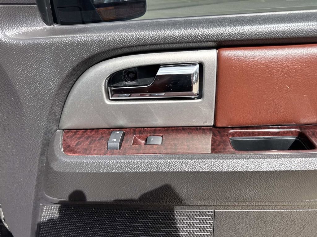 Used 2014 Ford Expedition EL King Ranch RWD image 16