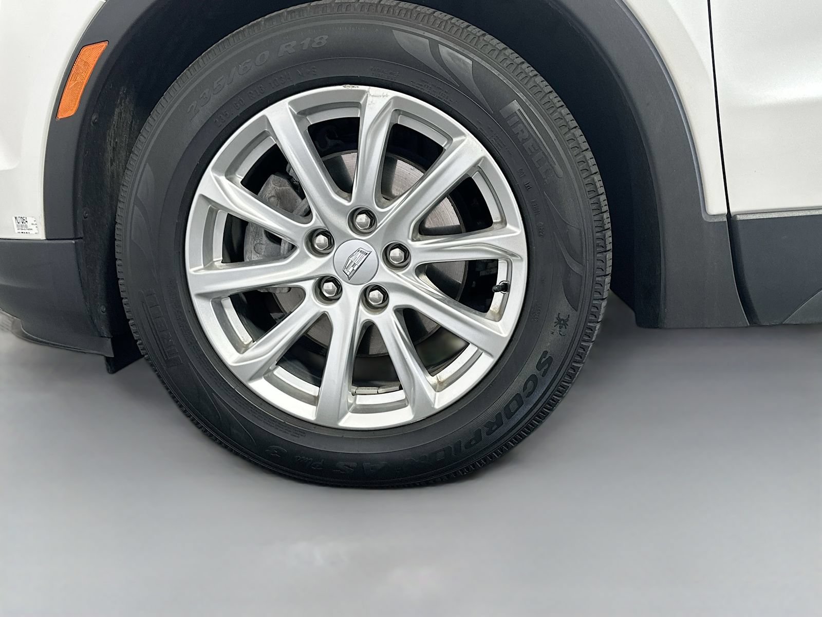 Used 2020 Cadillac XT4 Luxury w/ Cold Weather Package AWD/4WD image 32