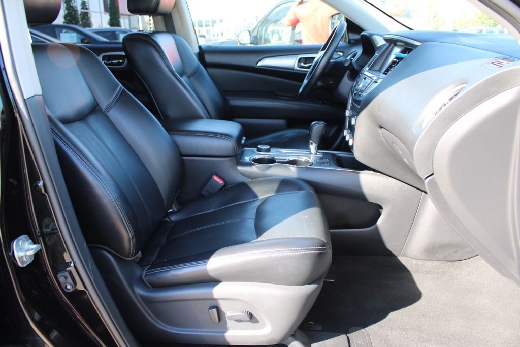 Used 2018 Nissan Pathfinder SL w/ Cargo Package image 21