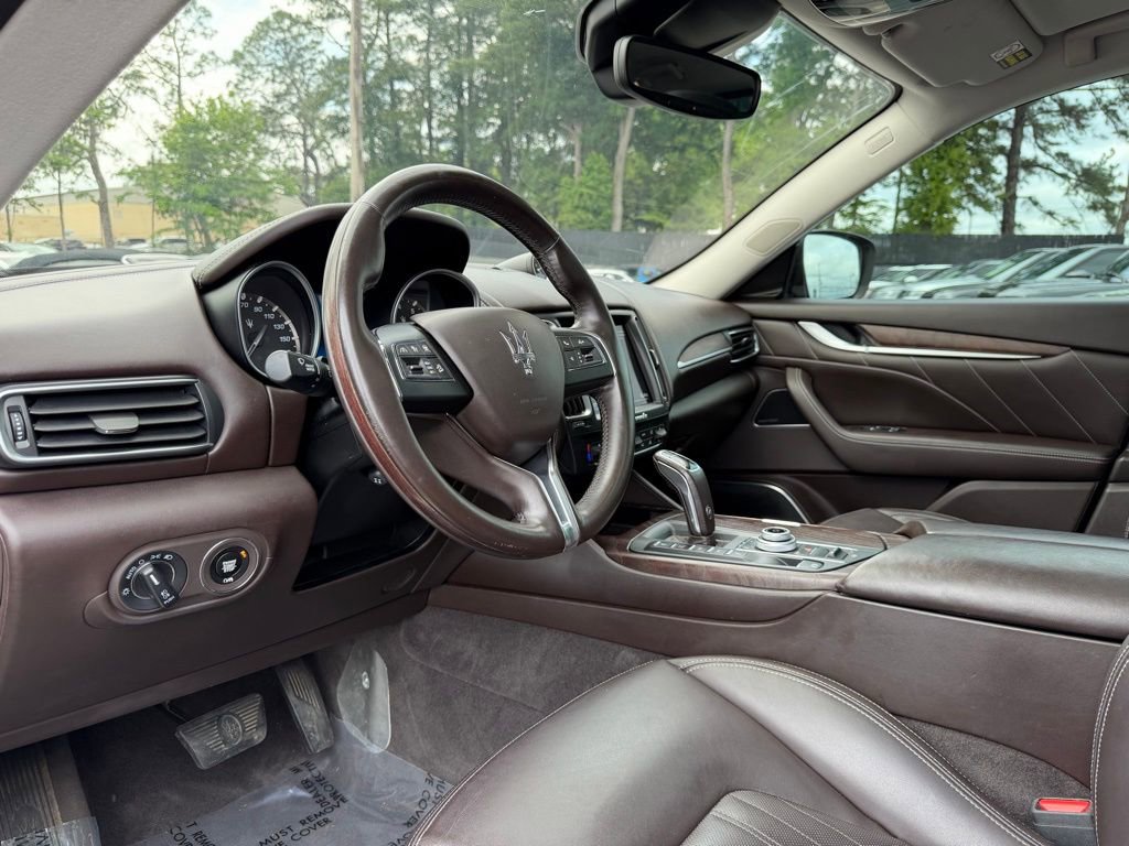 Used 2019 Maserati Levante GranLusso AWD/4WD image 10
