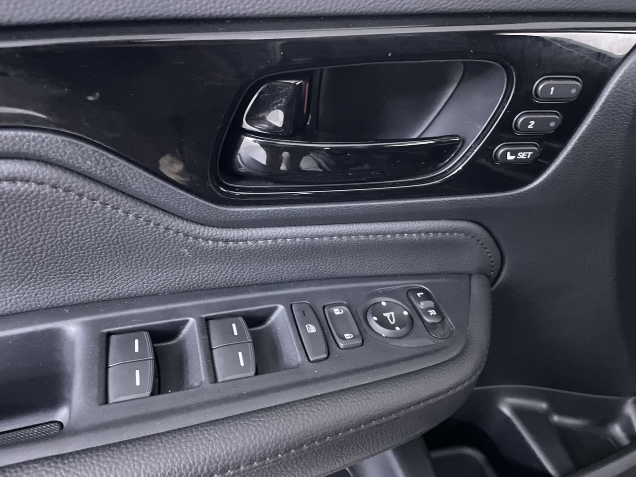 Used 2023 Honda Odyssey Touring image 11
