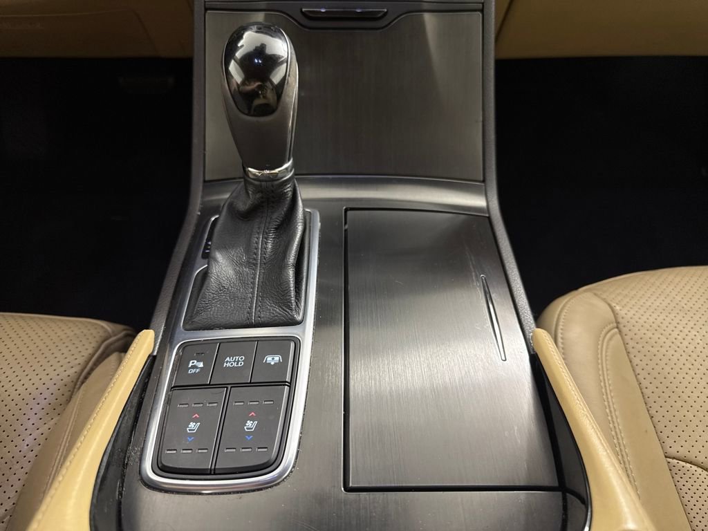 Used 2016 Hyundai Azera Limited image 20