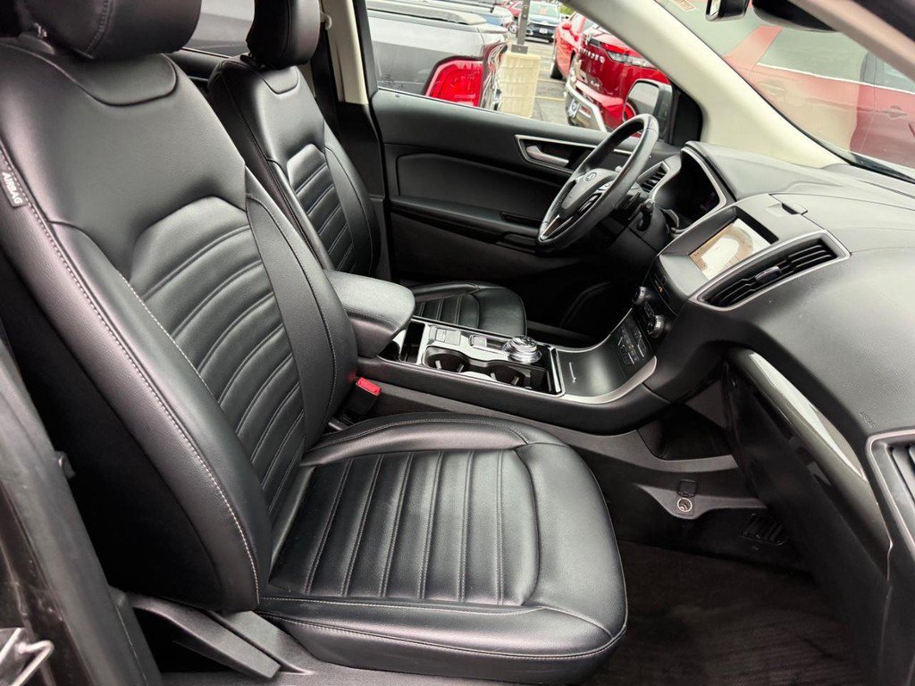 Used 2019 Ford Edge SEL w/ Cold Weather Package AWD/4WD image 6
