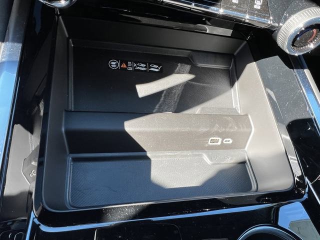 New 2025 Chevrolet Suburban Premier image 15