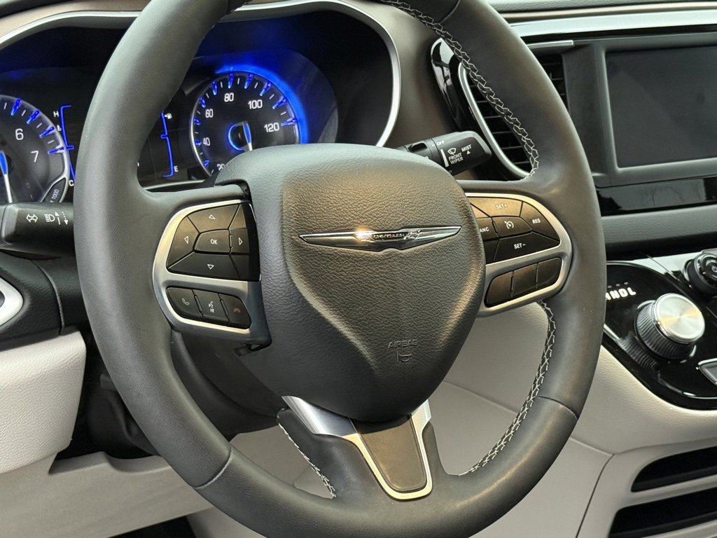 Used 2024 Chrysler Voyager LX image 12