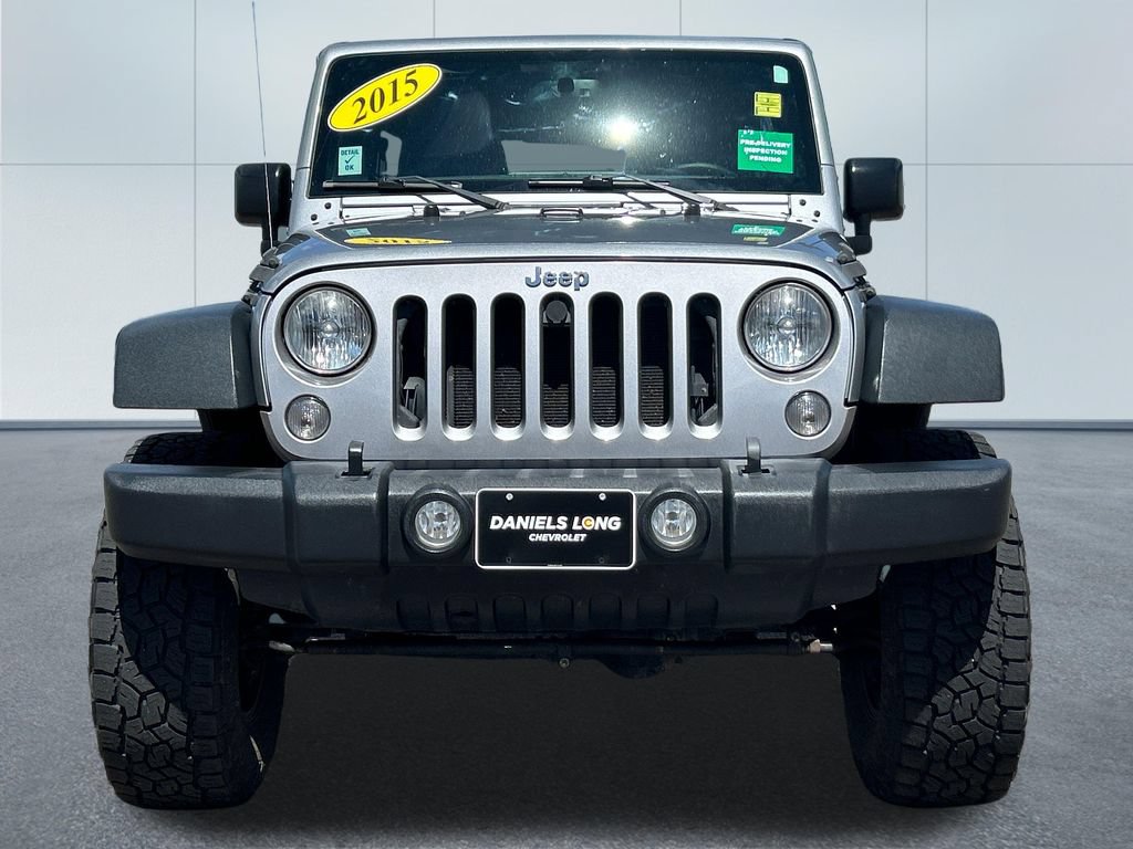 Used 2015 Jeep Wrangler Unlimited Rubicon w/ Connectivity Group AWD/4WD image 3