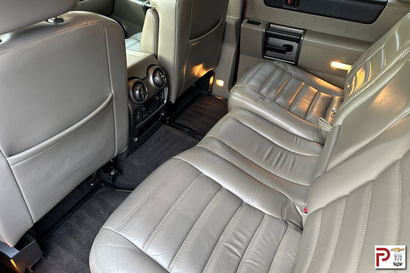 Used 2004 HUMMER H2 w/ Preferred Equipment Group image 13