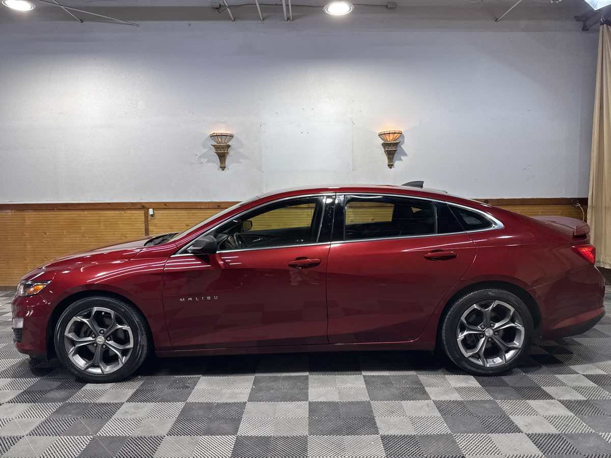 Used 2019 Chevrolet Malibu RS FWD image 2