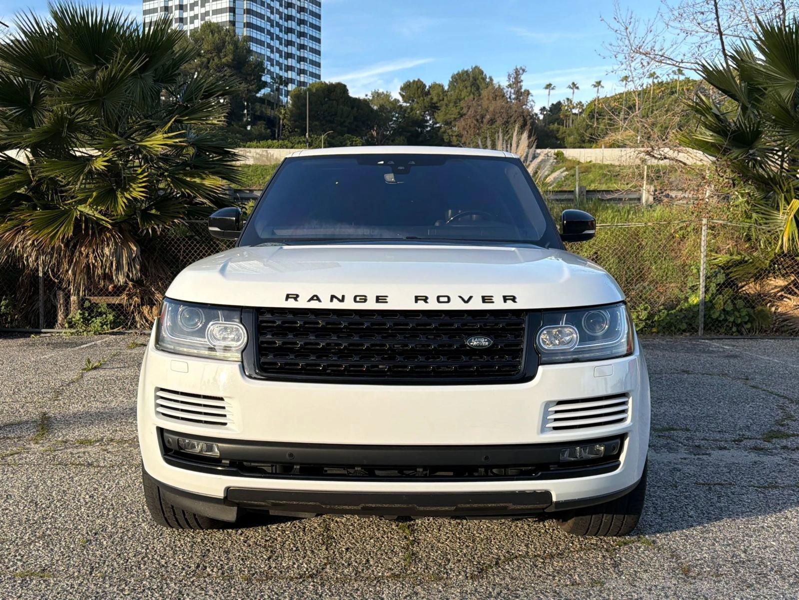 Used 2017 Land Rover Range Rover Long Wheelbase Supercharged AWD/4WD image 2