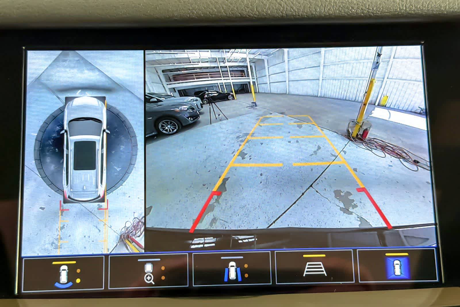 Used 2023 Cadillac XT6 Sport w/ Technology Package image 20