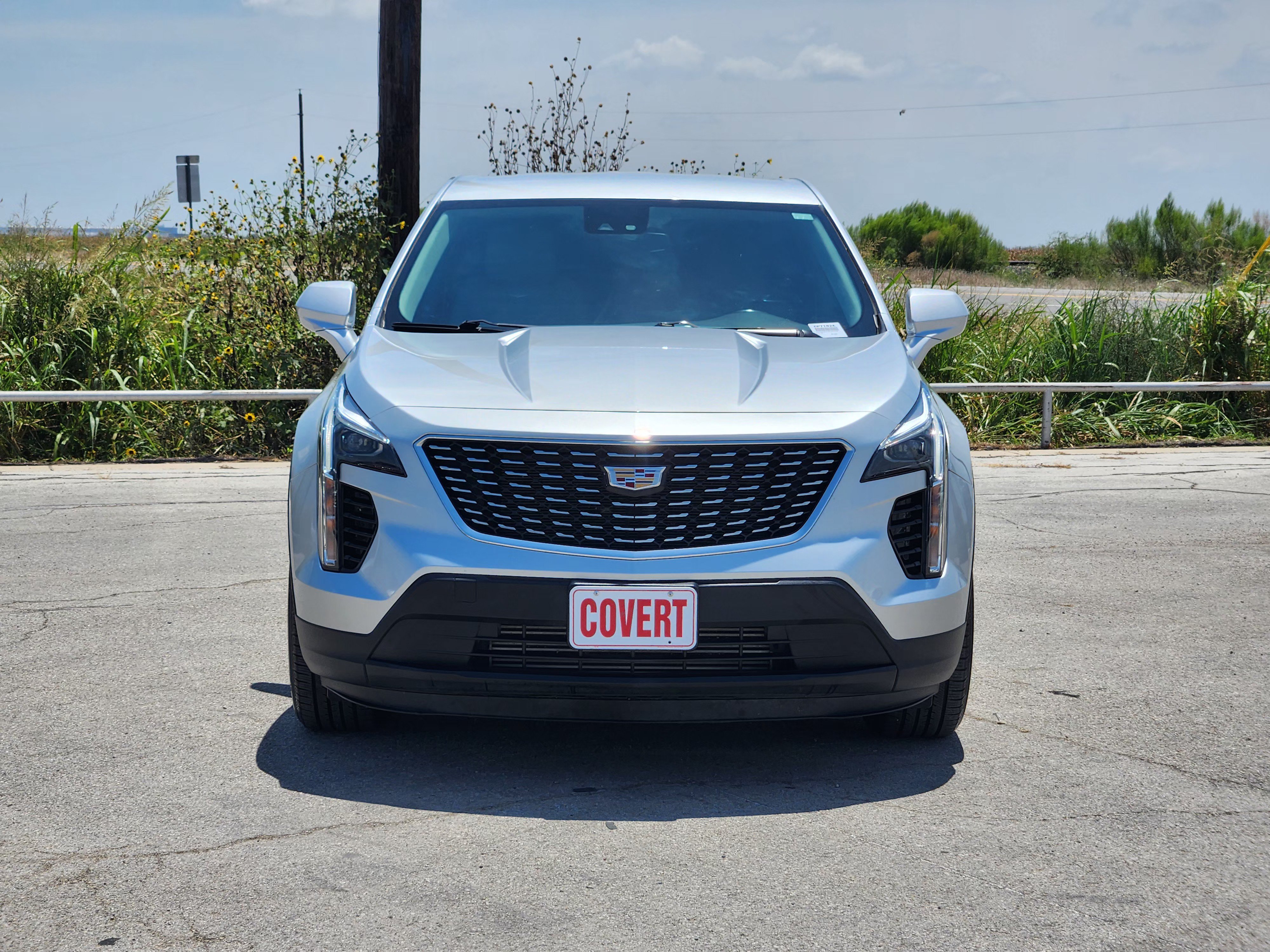 Used 2021 Cadillac XT4 Luxury w/ Cold Weather Package FWD image 2