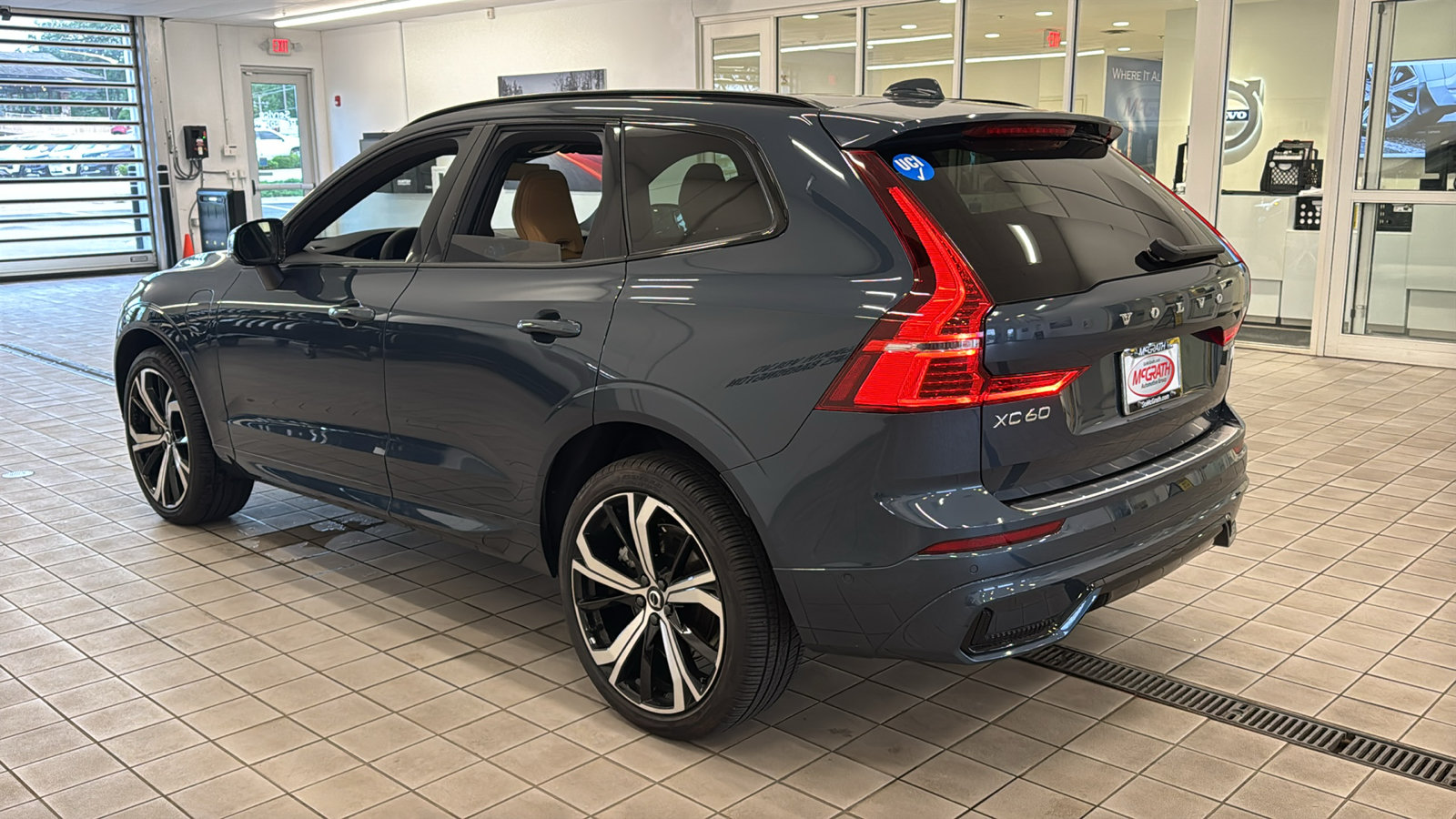 Used 2024 Volvo XC60 T8 Ultimate w/ Protection Package Premier AWD/4WD image 7