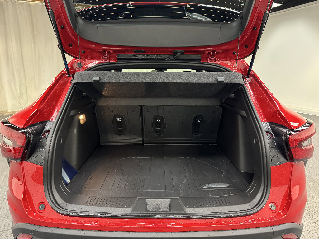 New 2026 Chevrolet Trax RS w/ Sunroof Package FWD image 12