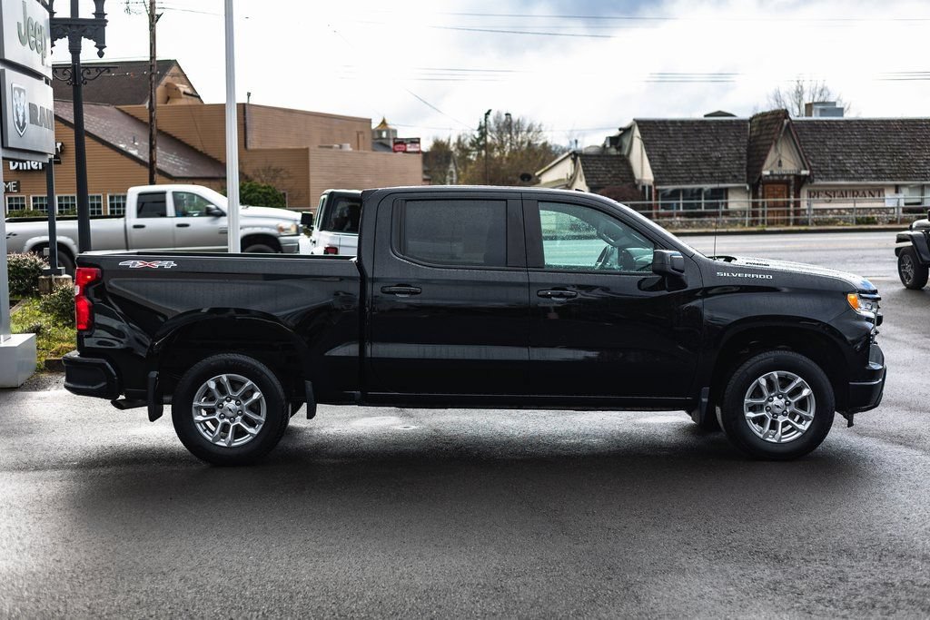 Used 2024 Chevrolet Silverado 1500 RST AWD/4WD image 9