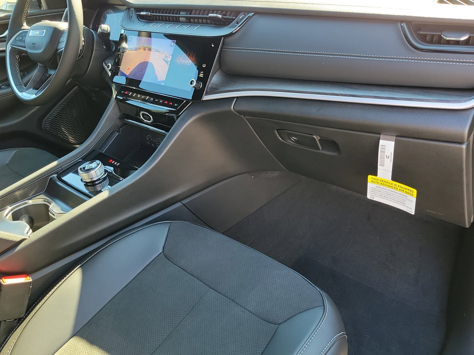 New 2027 Jeep Grand Cherokee Altitude RWD image 38