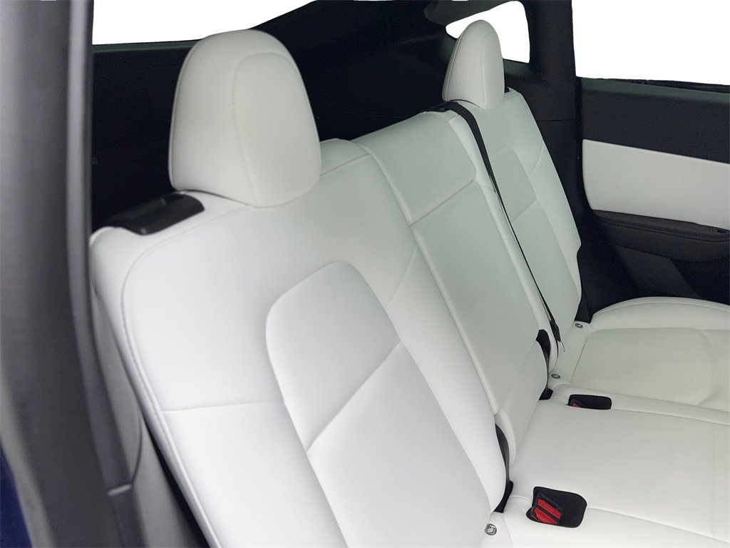 Used 2022 Tesla Model Y Long Range image 39