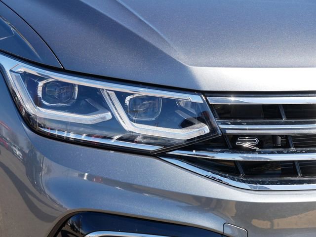 Certified 2023 Volkswagen Tiguan SEL R-Line image 10