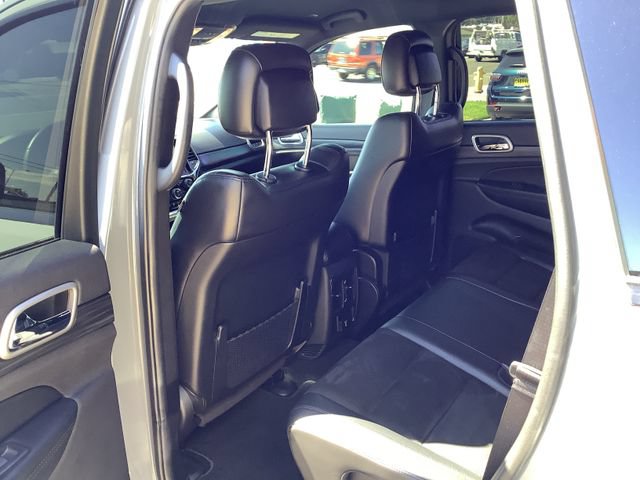 Used 2019 Jeep Grand Cherokee Altitude AWD/4WD image 23