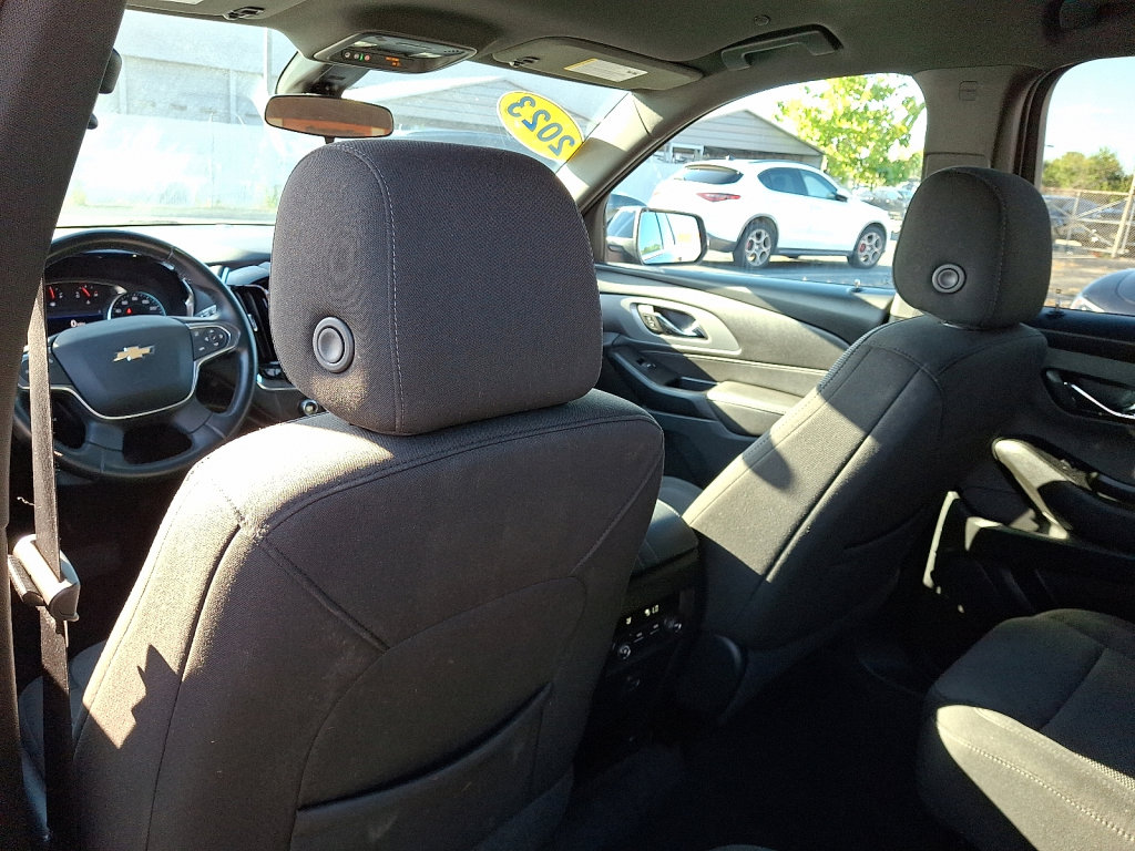 Used 2023 Chevrolet Traverse LT image 21