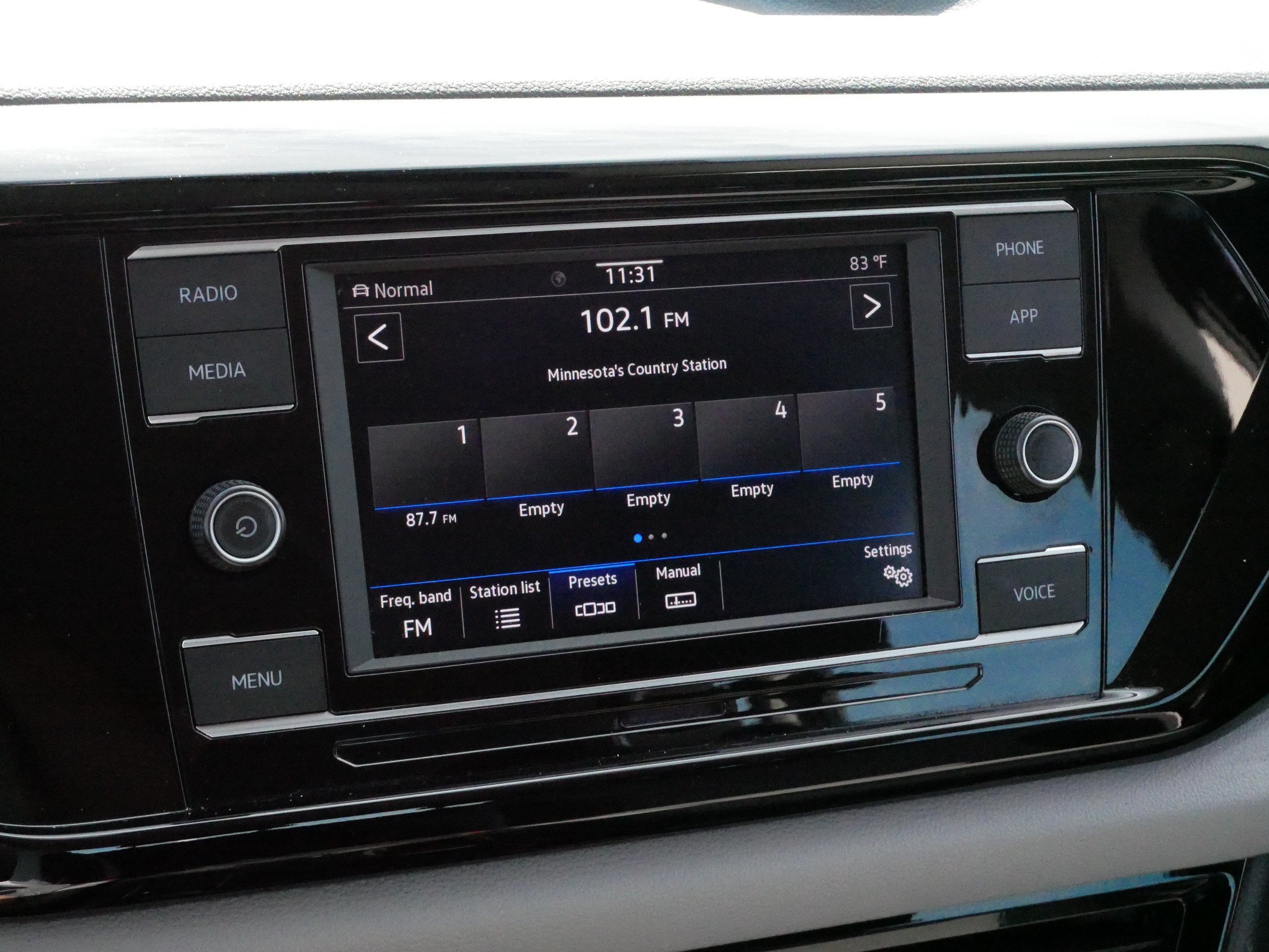Certified 2024 Volkswagen Taos S AWD/4WD image 22