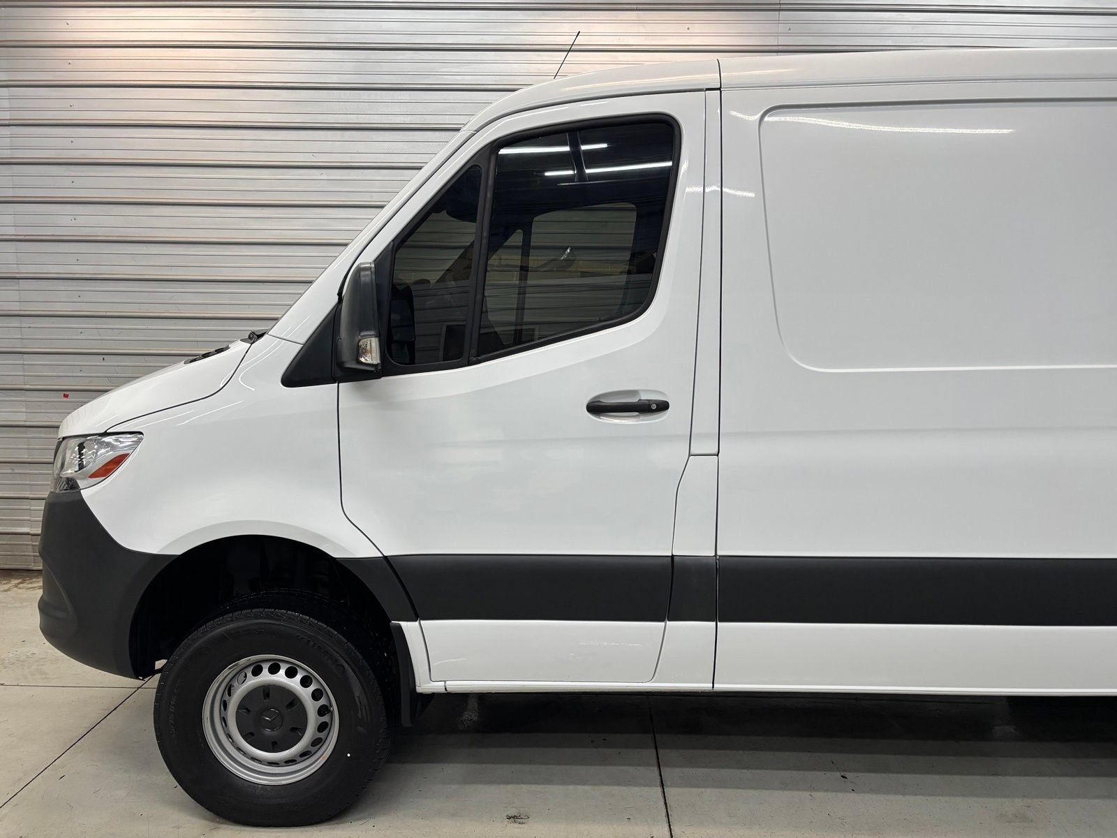 Used 2019 Mercedes-Benz Sprinter 4x4 144 image 3