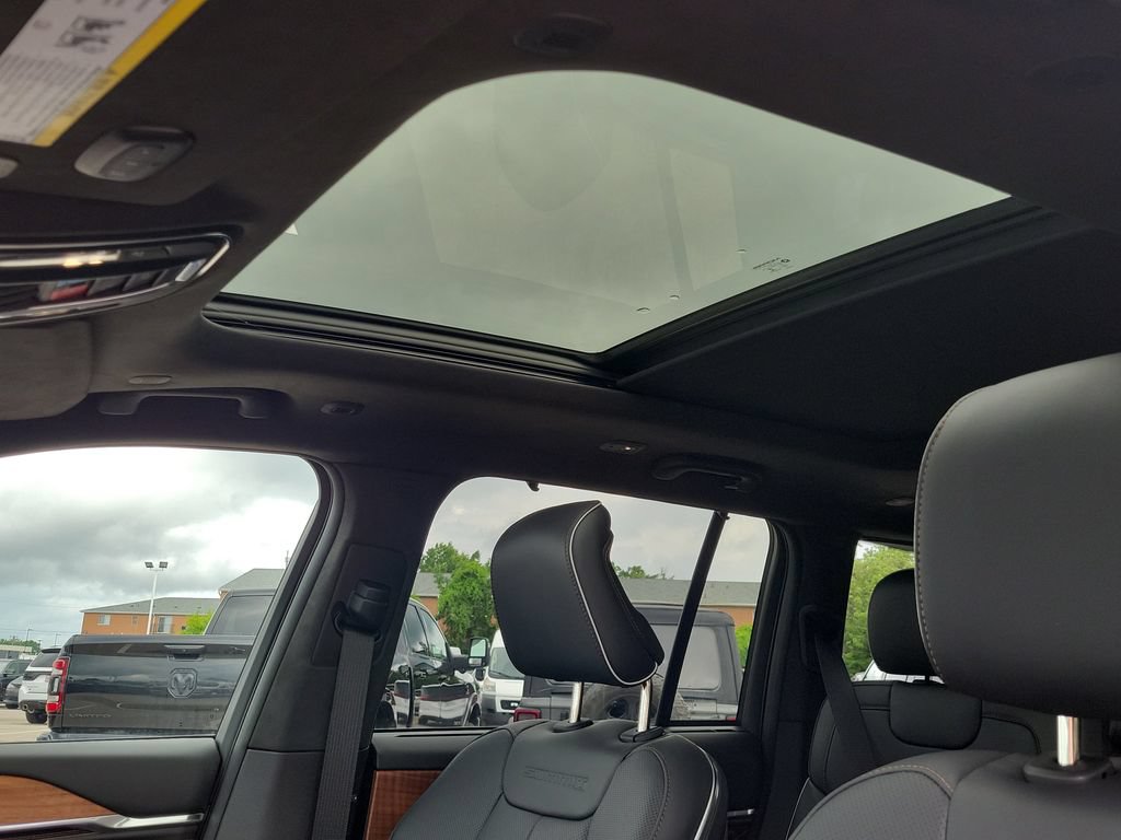 New 2026 Jeep Grand Cherokee Summit AWD/4WD image 21