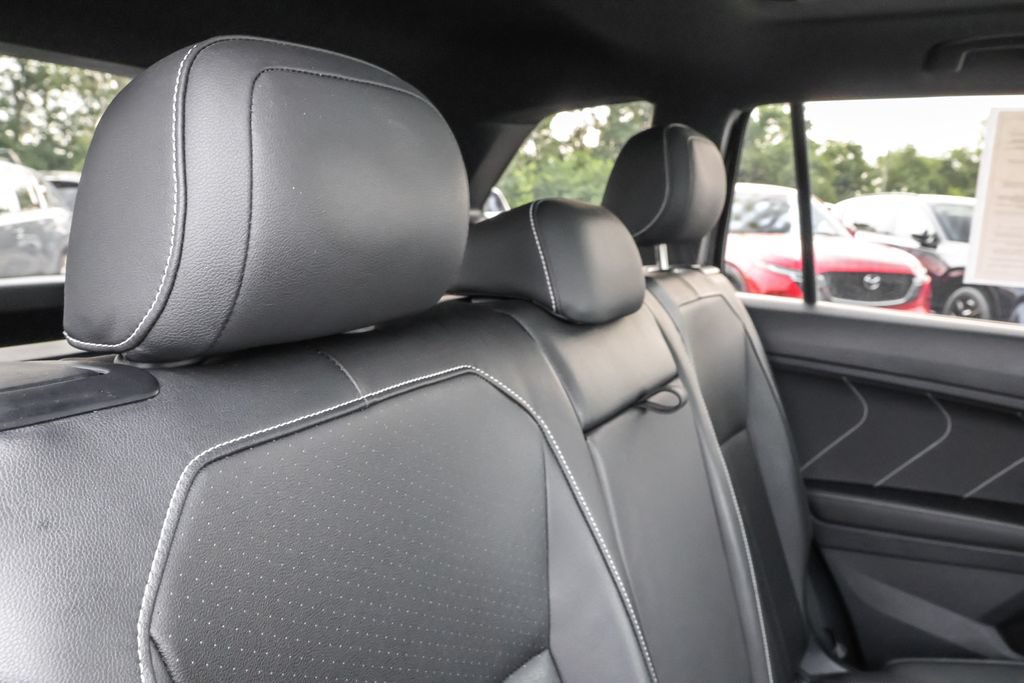 Used 2023 Volkswagen Tiguan SE R-Line FWD image 34