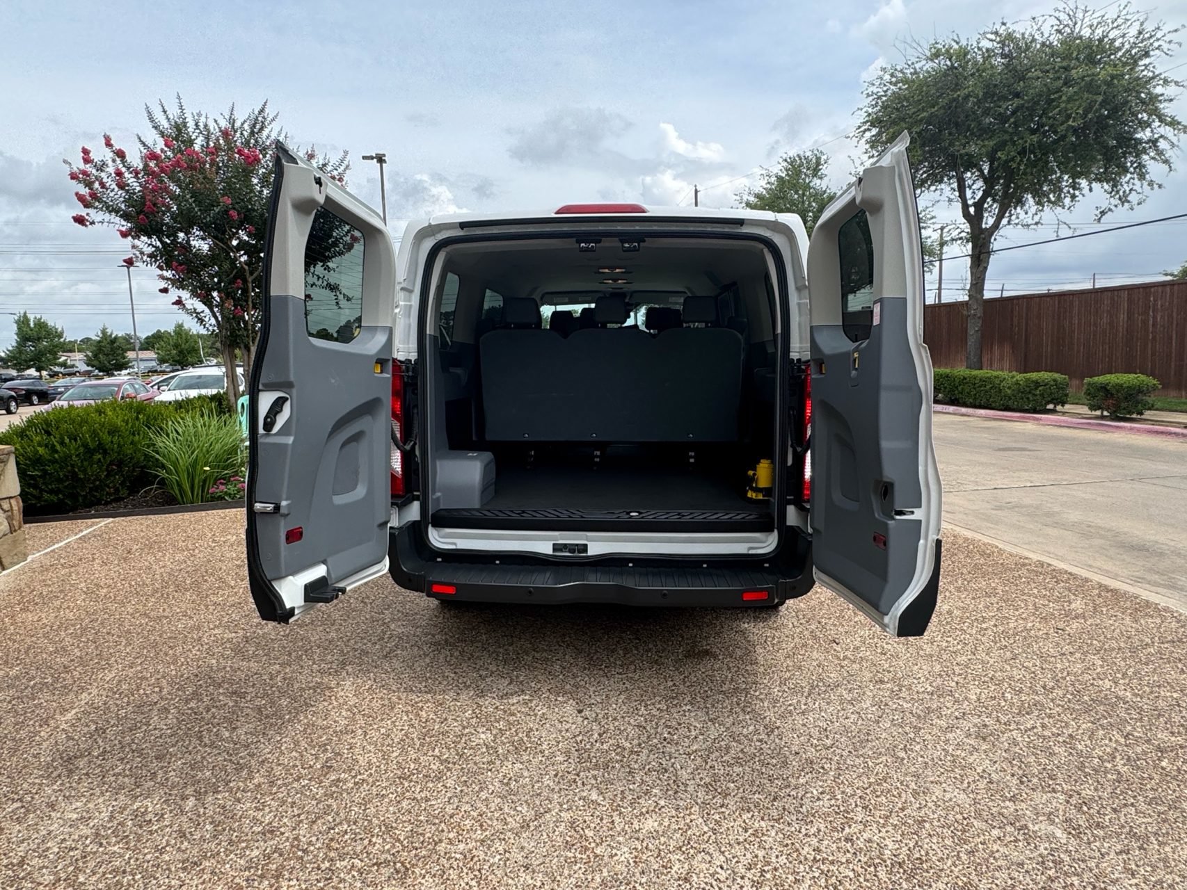 Used 2018 Ford Transit 150 XL RWD image 13