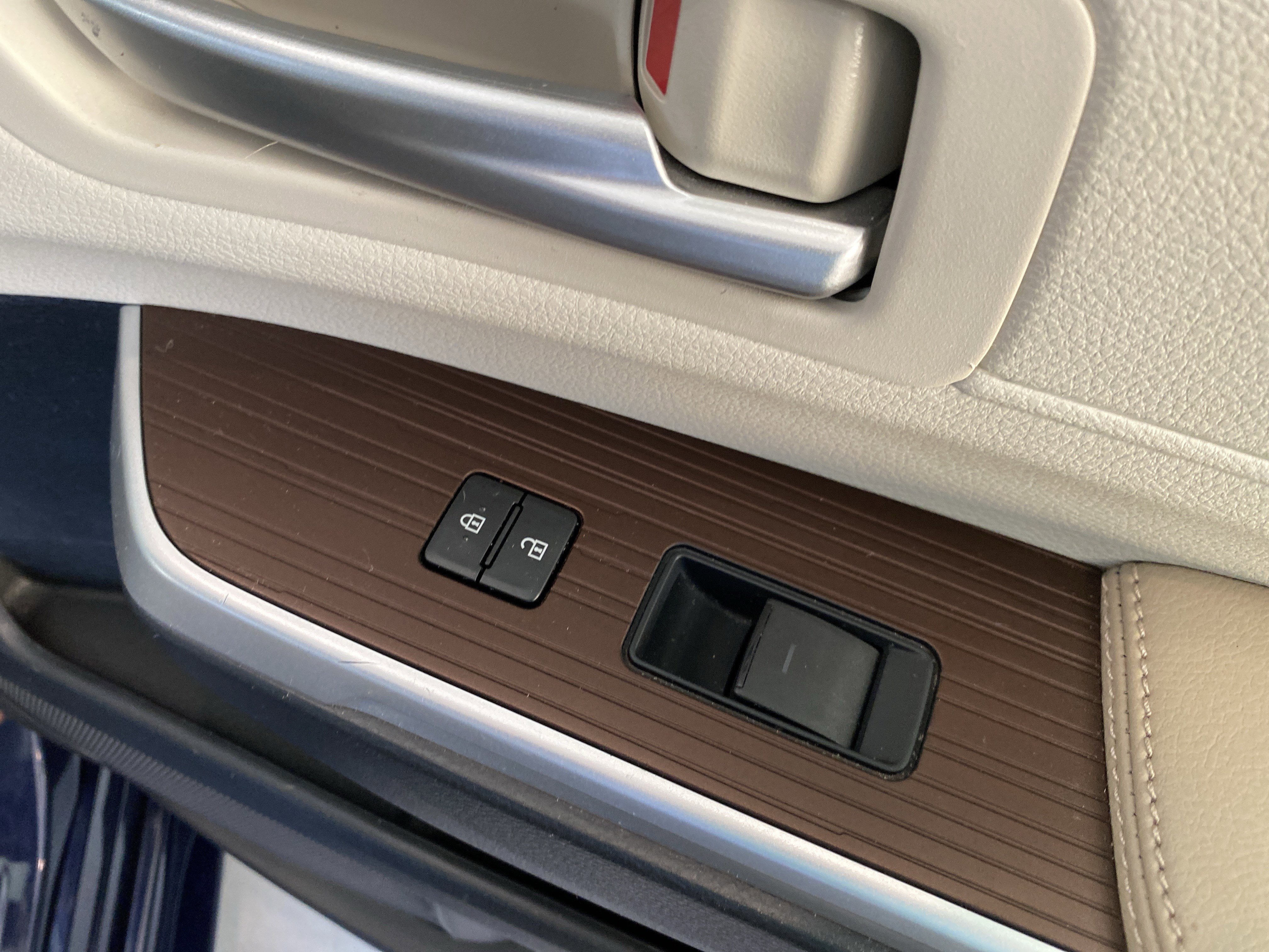 Used 2021 Toyota Sienna XLE image 30