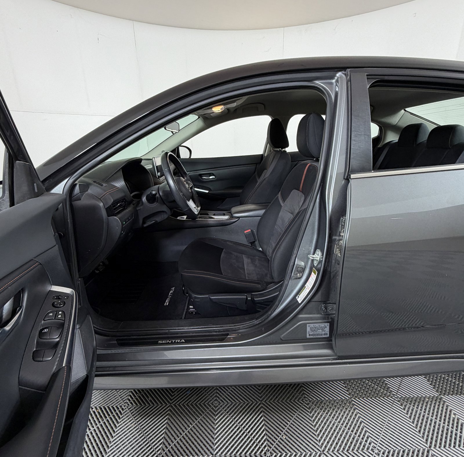 Used 2022 Nissan Sentra SR image 9