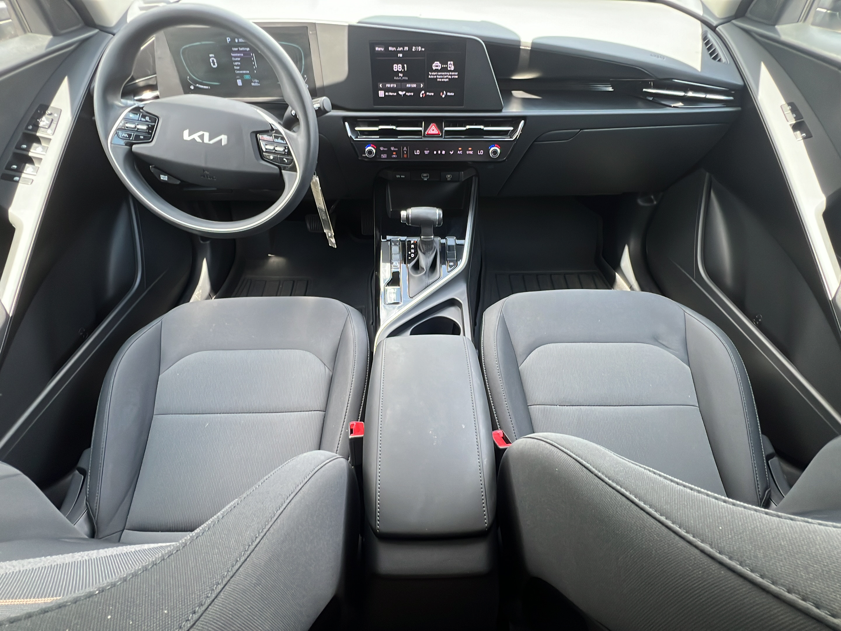 Certified 2024 Kia Niro LX FWD image 11