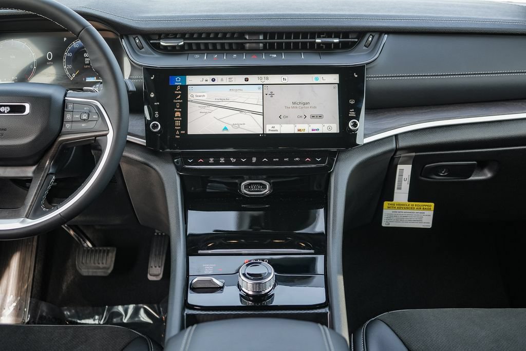 New 2026 Jeep Grand Cherokee Altitude AWD/4WD image 14