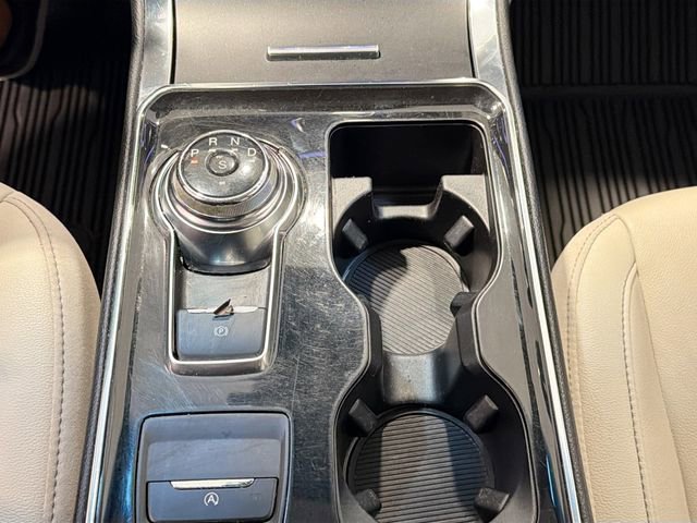 Used 2019 Ford Edge Titanium w/ Cold Weather Package image 15