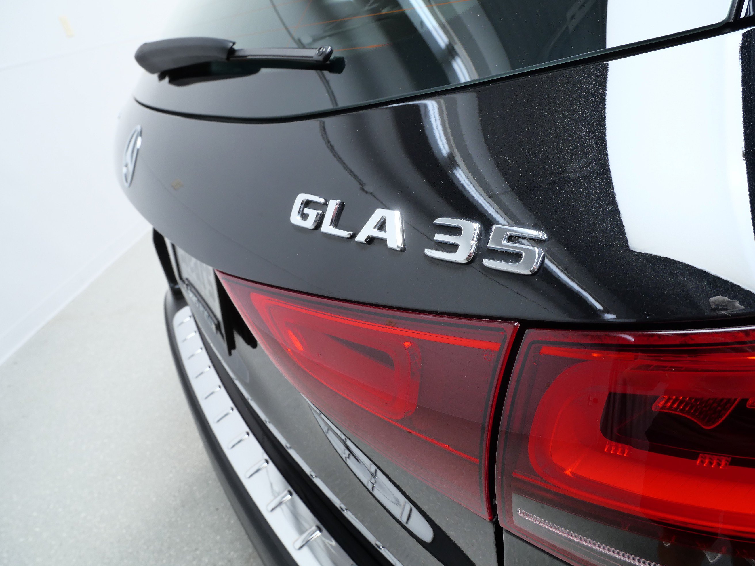 Certified 2023 Mercedes-Benz GLA 35 AMG 4MATIC image 6