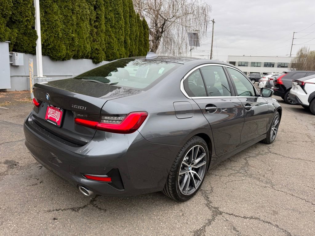 Used 2020 BMW 330i xDrive Sedan w/ Driving Assistance Package image 9