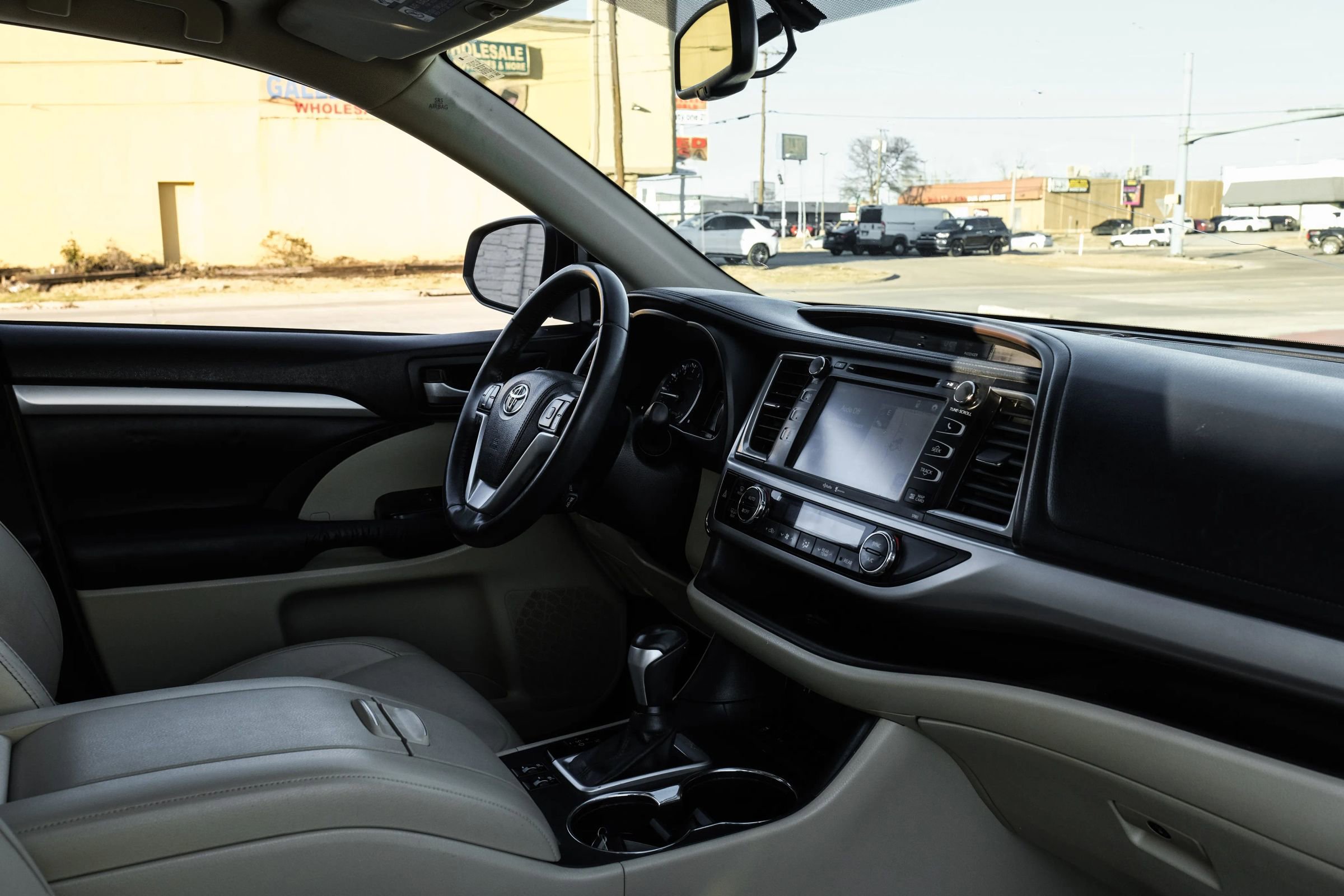 Used 2015 Toyota Highlander XLE image 23