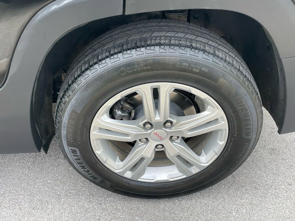 Used 2024 GMC Terrain SLE FWD image 29