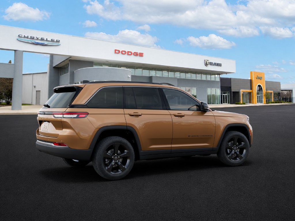 New 2027 Jeep Grand Cherokee Limited w/ Limited Altitude Package AWD/4WD image 4