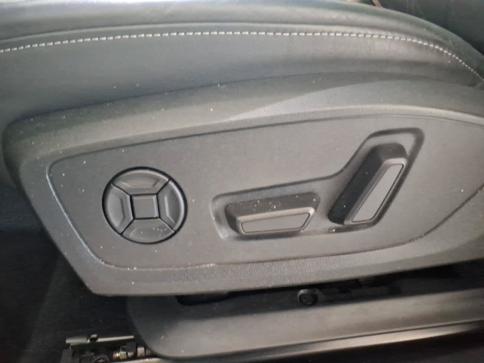 Used 2023 Audi Q4 e-tron Premium Plus w/ Premium Plus RWD image 18