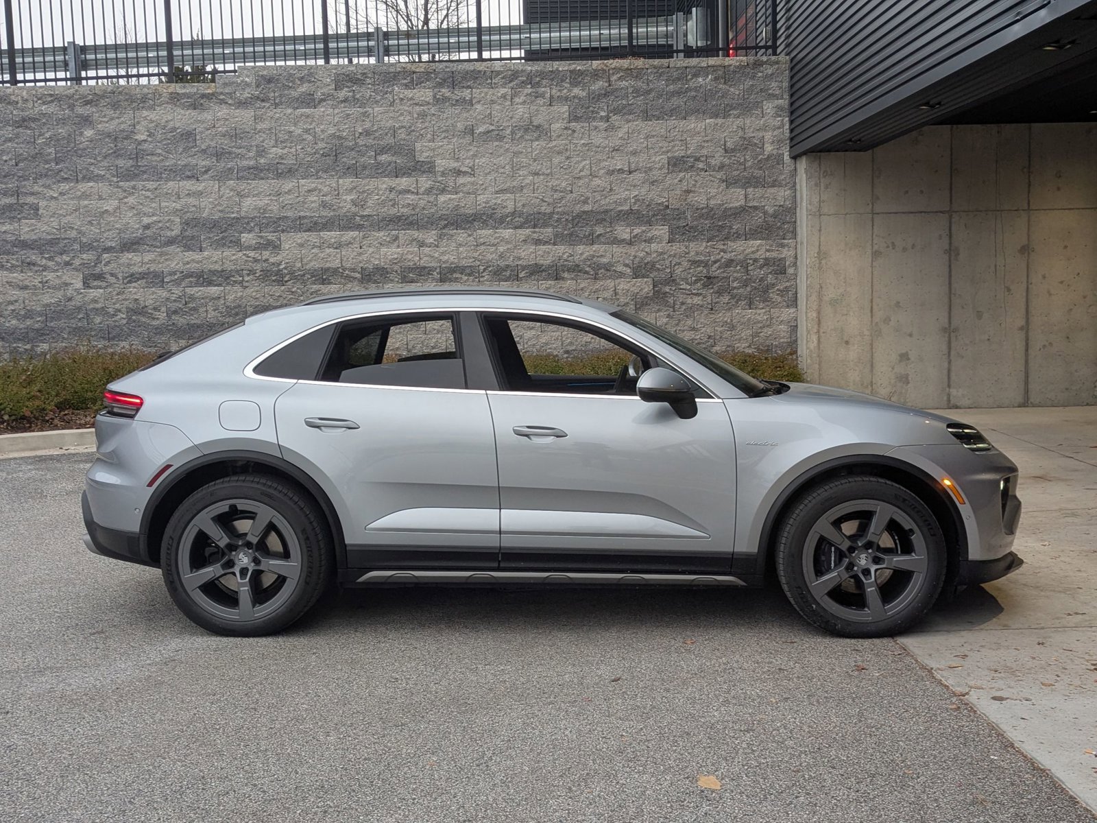 New 2025 Porsche Macan 4 Electric image 8