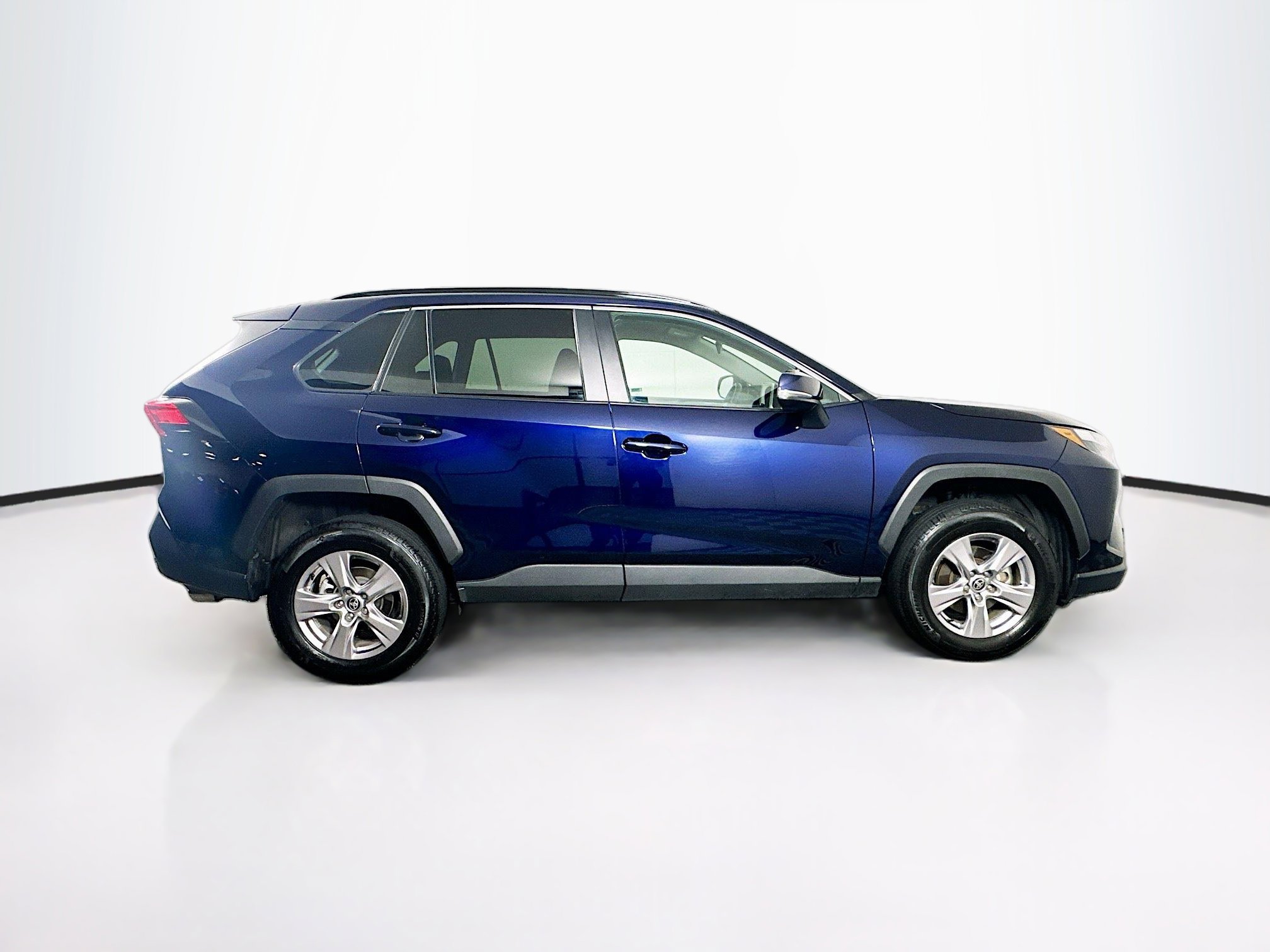 Used 2025 Toyota RAV4 XLE FWD image 10