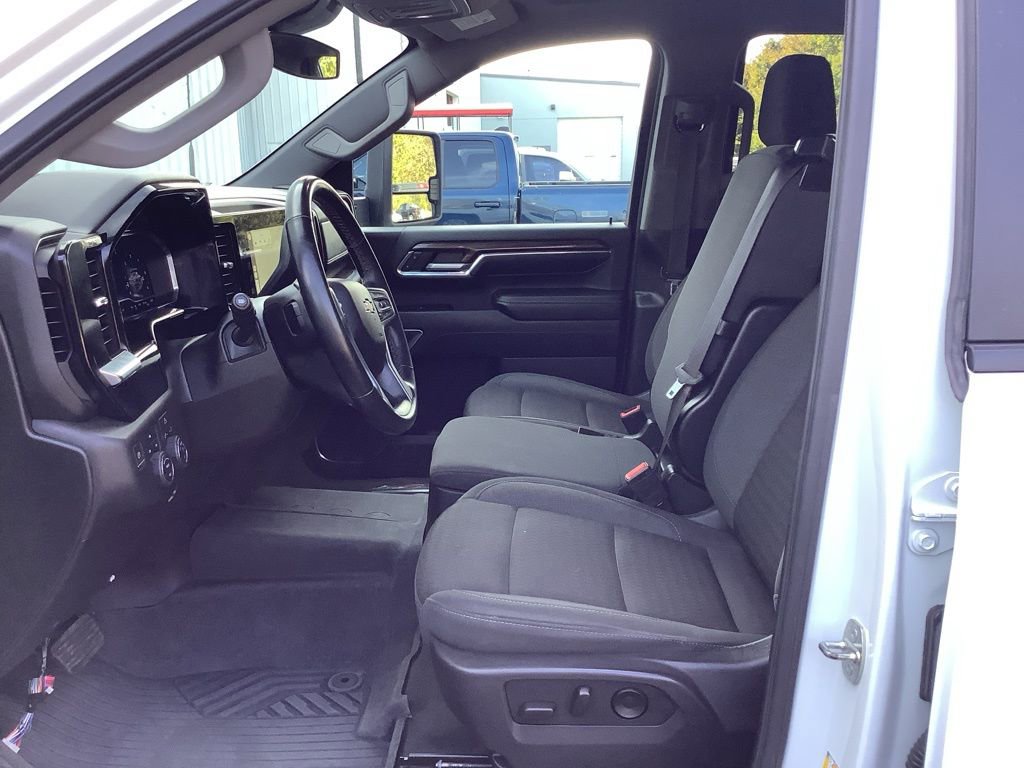 Used 2024 Chevrolet Silverado 2500 LT image 29