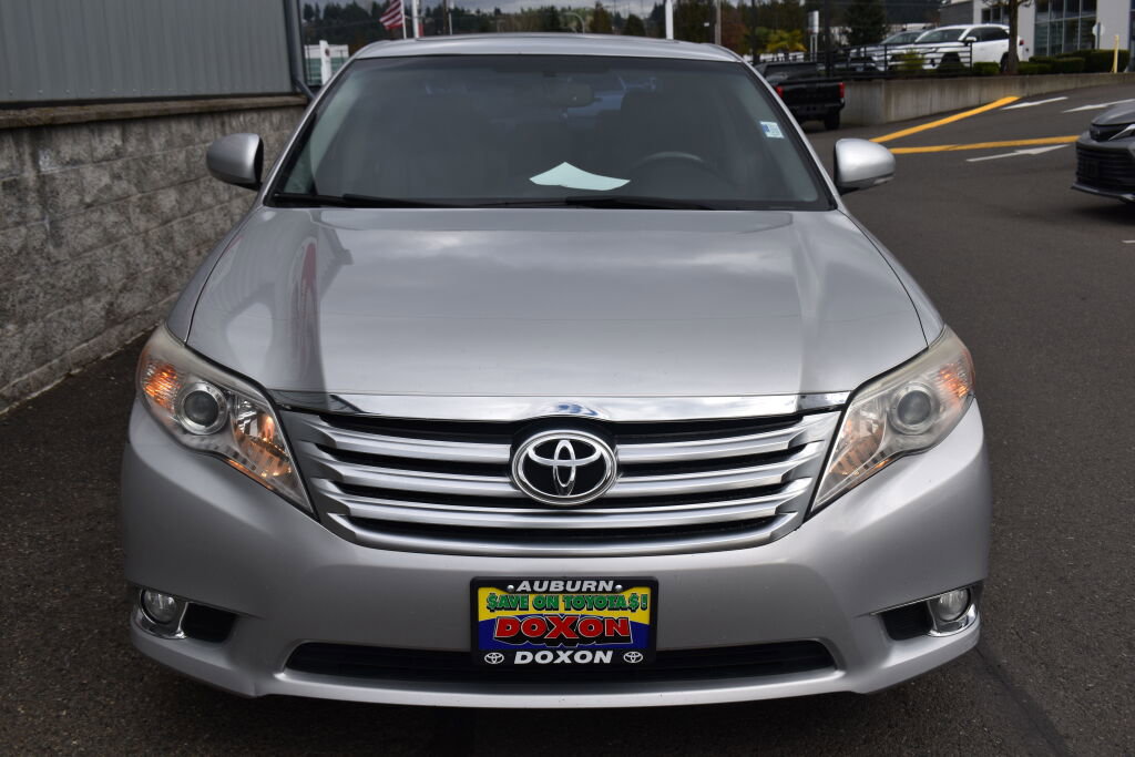 Used 2011 Toyota Avalon image 2
